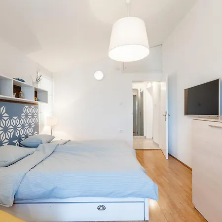 Apartament Siranovic *