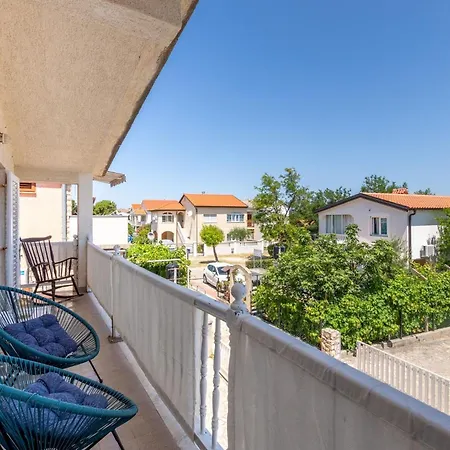 Apartament Siranovic *